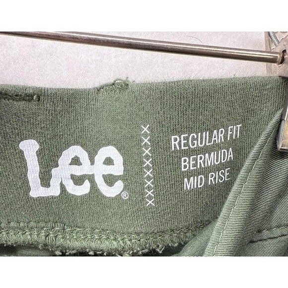 Women's Lee Plus Size 20W Army Green Bermuda Shorts Mid Rise Regular Fit Flex - Picture 6 of 7